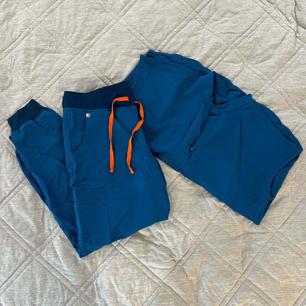 Figs Alps Blue scrub Set with Orange Drawstring